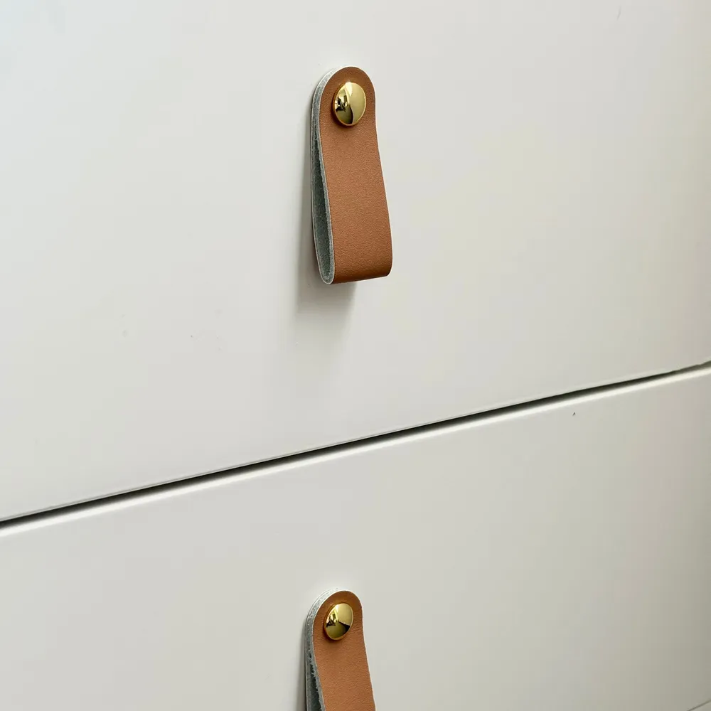 Home Mart Adam Flip-Top Makeup Vanity - Image 2