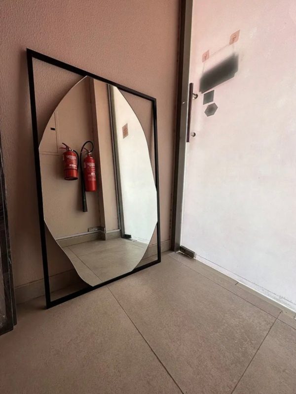 Home Mart Taya Modern Decorative Wall Mirror - Image 2
