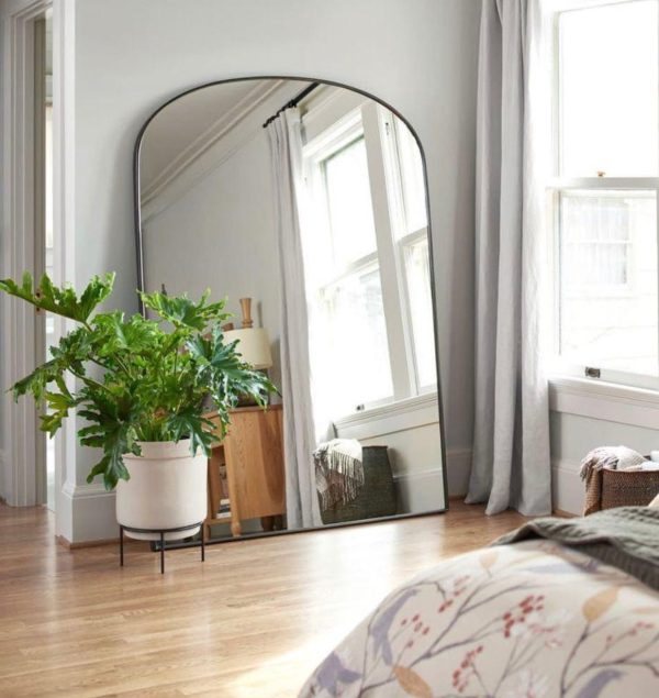 Home Mart Dana Modern Decorative Wall Mirror