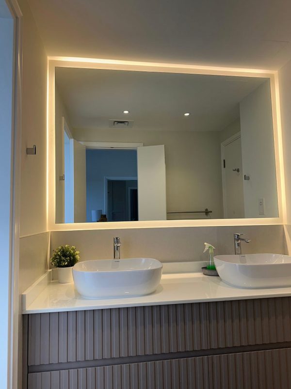 Home Mart Rectangular Modern Decorative Rectangle Wall Mirror - Image 4