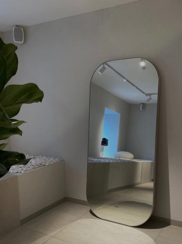 Home Mart Tota Modern Decorative Wall Mirror