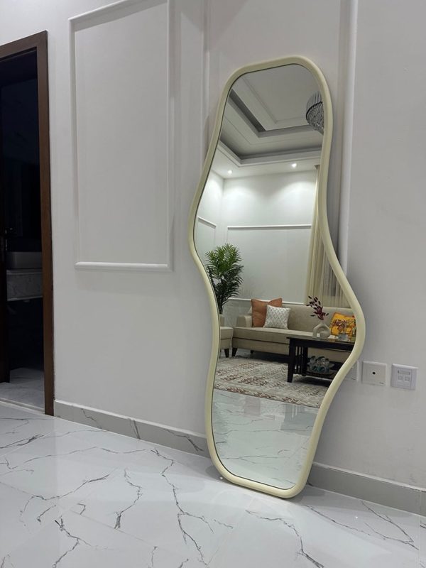 Home Mart Lili Modern Decorative Wall Mirror - Image 3