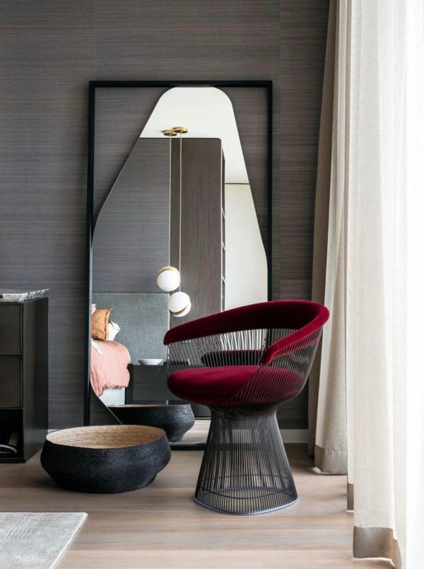 Home Mart Anquri Modern Decorative Wall Mirror