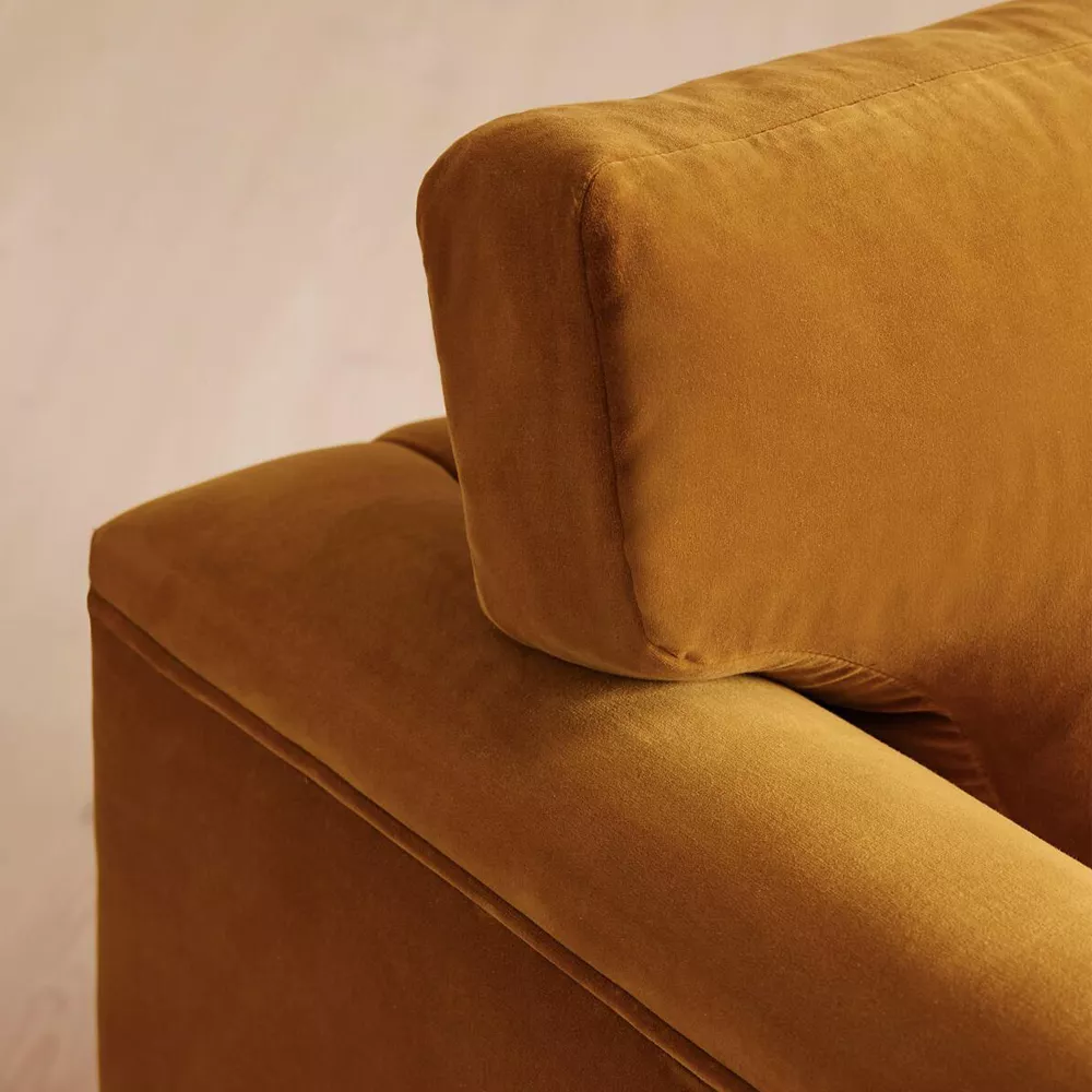 Home Mart Reya Velvet Mustard Loveseat - Image 3