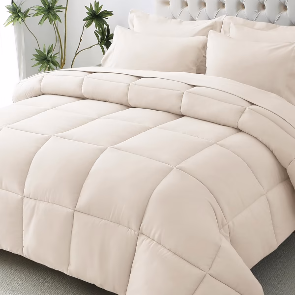 Home Mart Down Alternative 4Pcs Comforter Set White – Ultra Soft Microfiber Duvet with 250GSM Filling – King Size 240x260 cm – Lightweight, Breathable & Hypoallergenic Bedding for All Seasons - Image 81